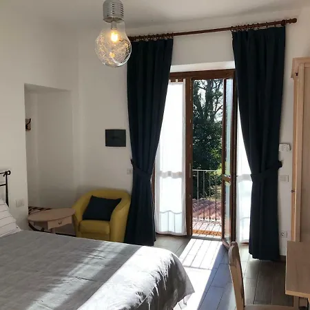 La Della Staffa Guest house *